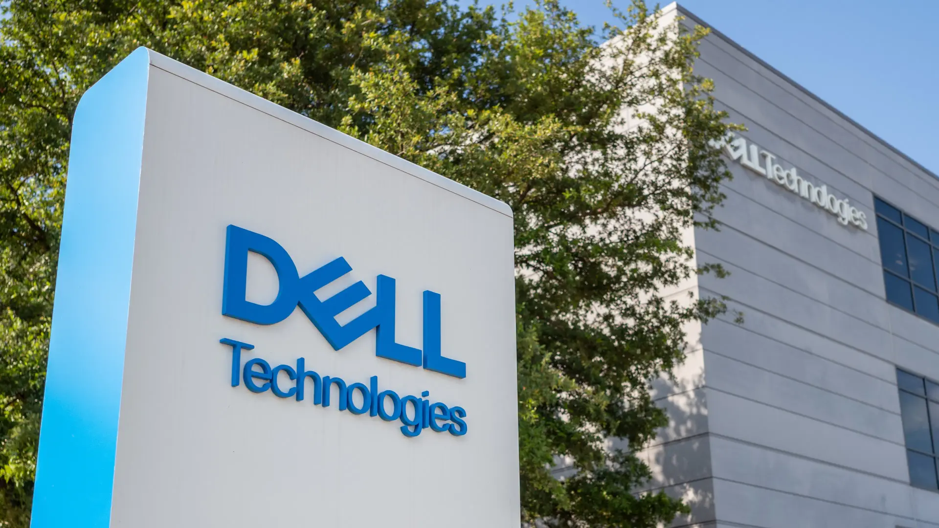 بطلب من ترامب ..أسهم شركة ديل ترتفع 30% بعد تسجيل أسرع نمو في المبيعات منذ 7 سنوات delll-test