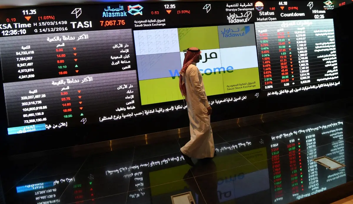 بوصلة الأسواق العربية تتأرجح.. طفرة أسبوعية في تاسي ونزيف حاد في مصر