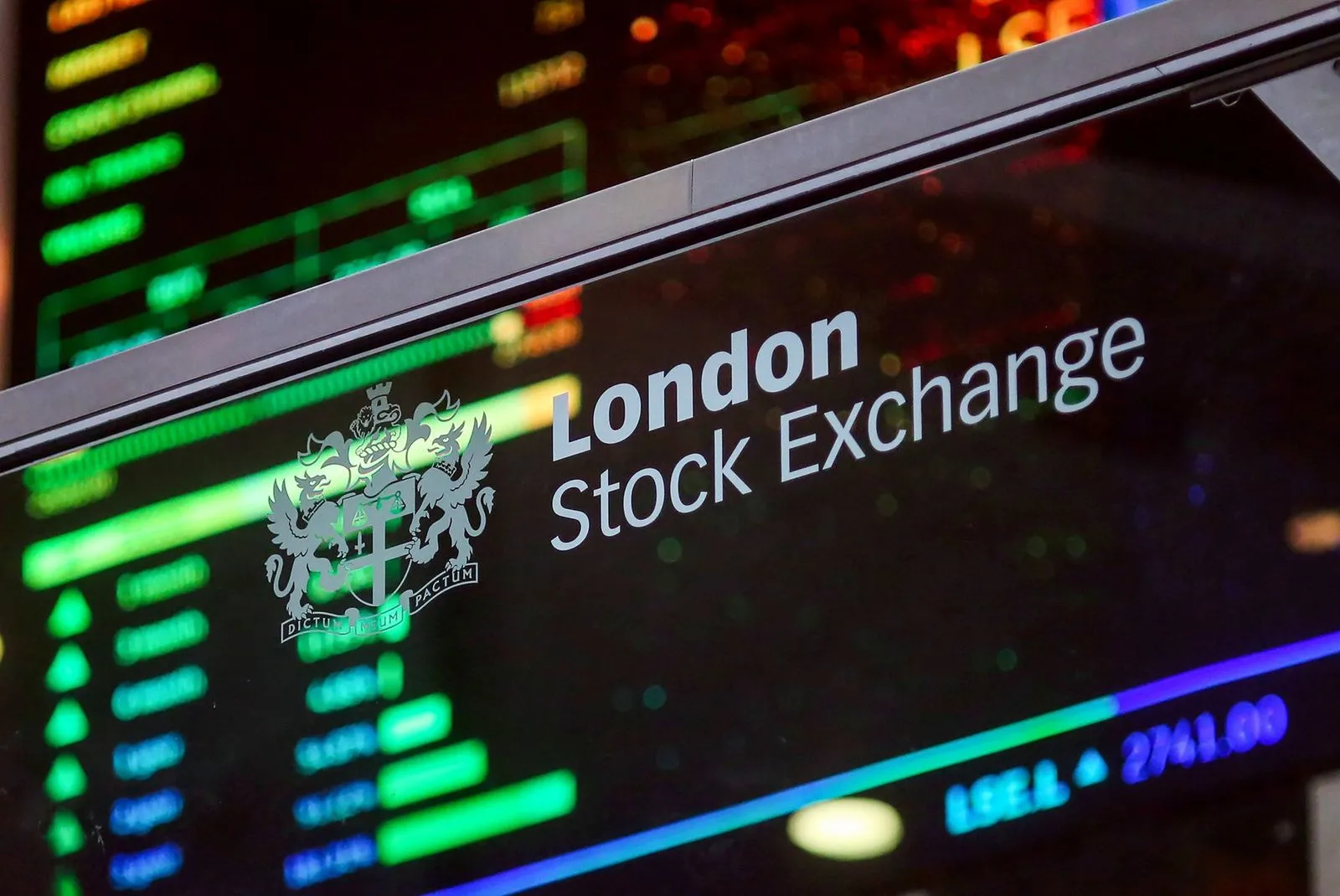 إرتفاع جماعي لـ المؤشرات الأوروبية ..ستوكس وفوتسي يقودان التداولات وإنخفاض طفيف لــ كاك الفرنسي