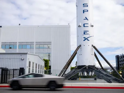 اندماج محتمل بين سبيس إكس وتسلا يعيد إشعال التكهنات فى وول ستريت spacex-tesla