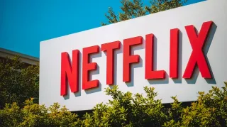 سهم نتفليكس يتراجع 23% منذ بداية العام وسط خفض للوظائف ومخاوف المستثمرين