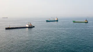 Oil Prices Climb as Saudi Aramco Attack and Hormuz Shipping Risks Overshadow Russian Diesel Supply