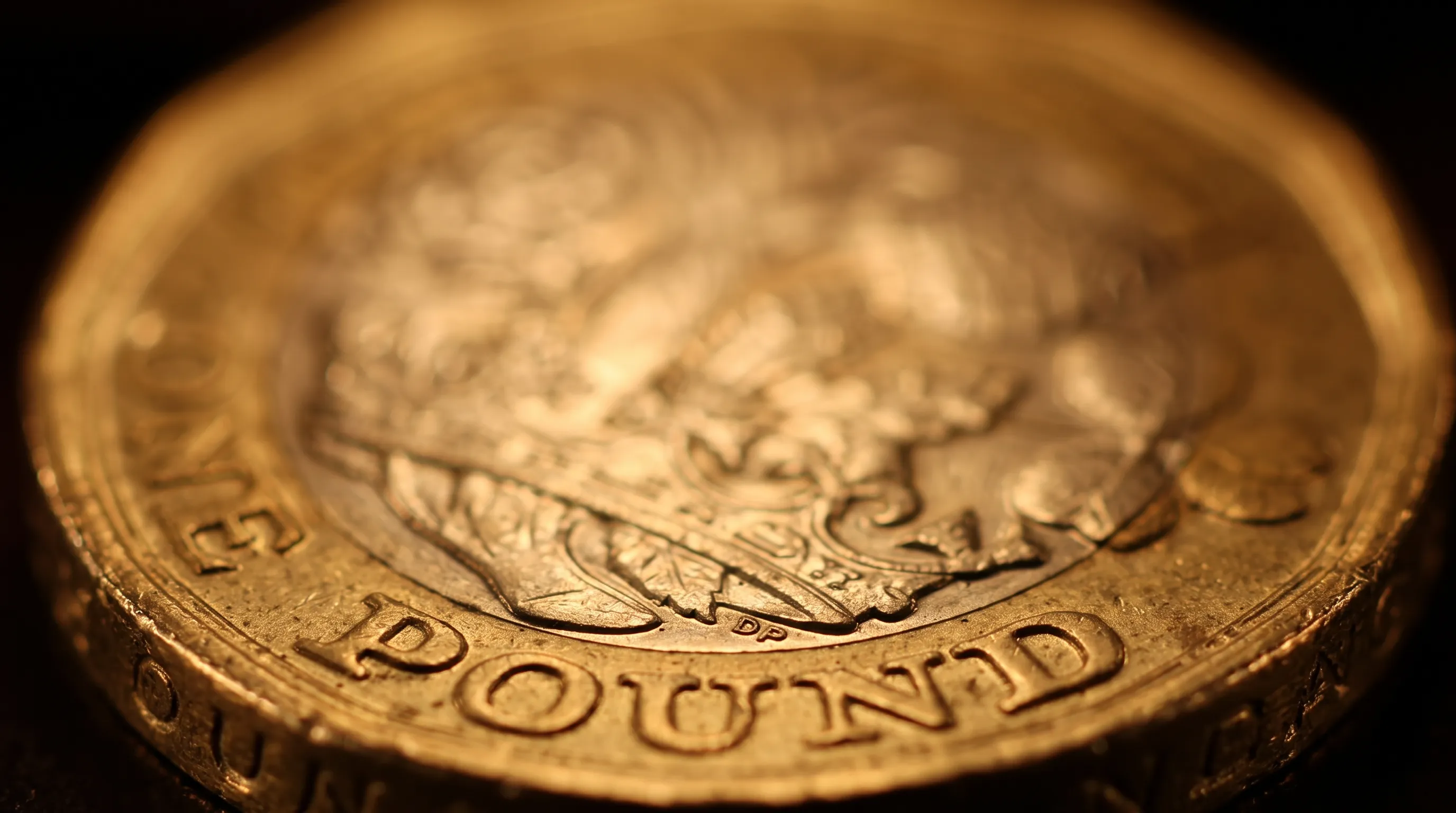 Pound Treads Water as Dollar Holds Near 18-Month High Amid Middle East Uncertainty Pound Treads Water as Dollar Holds Near 18-Month High Amid Middle East Uncertainty