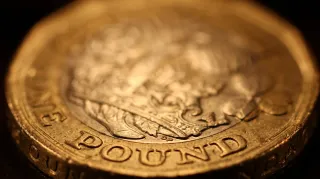 Pound Treads Water as Dollar Holds Near 18-Month High Amid Middle East Uncertainty