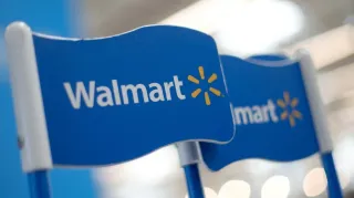  سهم Walmart بعد انهيار 9%.. هل أصبح التراجع فرصة شراء أم أن التقييم لا يزال مرتفعًا؟