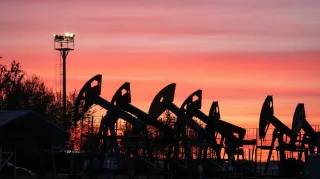 Oil Prices Secure Massive Weekly Surge as Brent Reclaims 109 USD Amid Supply Fears