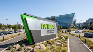 NVIDIA Stock Consolidates Near $216 as Forward Valuation Exposes a Massive AI ‘Discount’ Ahead of Earnings