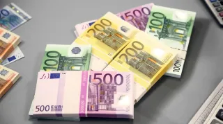 عوائد السندات الأوروبية تقفز لأعلى مستوياتها منذ سنوات وسط مخاوف تضخم النفط وضغوط الديون