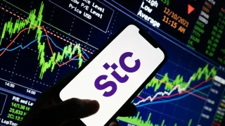 سهم STC عند 45 ريال.. هل يقترب السهم من اختراق قمته السنوية أم أن التقييم يحد من الصعود؟