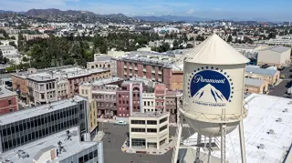 Paramount Debt Plunge Triggers Contagion Fears Across Corporate Credit as Fifty-Two Billion USD Offering Falters