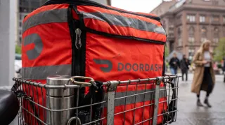 DoorDash Shares Hover Near 170.61 USD as Platform Consolidates Below 52-Week Highs