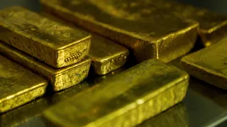 Gold Consolidates Near 4,270 USD as Bullion Traders Digest Hawkish Federal Reserve