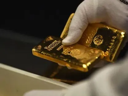 الذهب يهبط لأدنى مستوياته في 6 أسابيع وسط صعود الدولار وضغوط التضخم