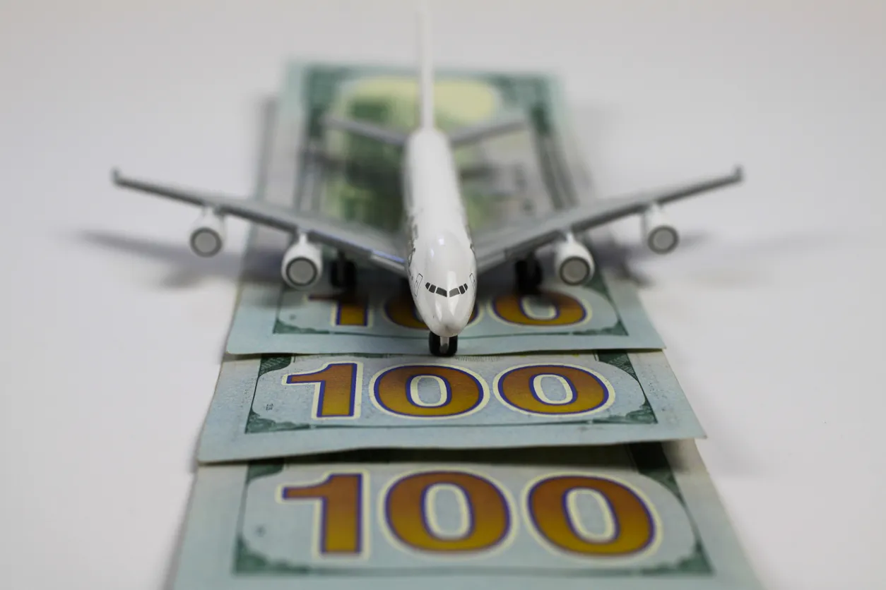 تكلفة الرحلات الطويلة ترتفع 100 دولار بسبب حرب إيران