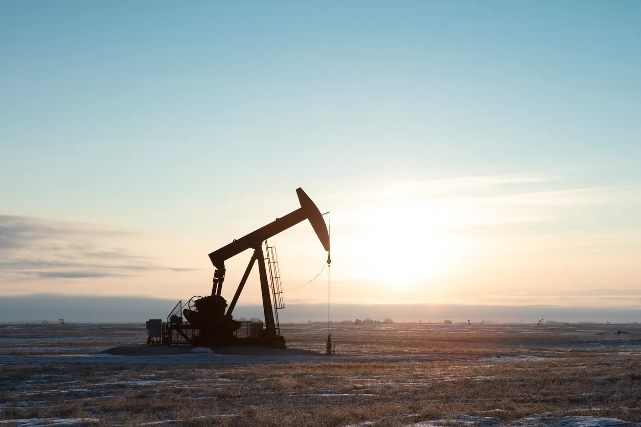 Oil Slides, Stock Rally After Hormuz Reopening