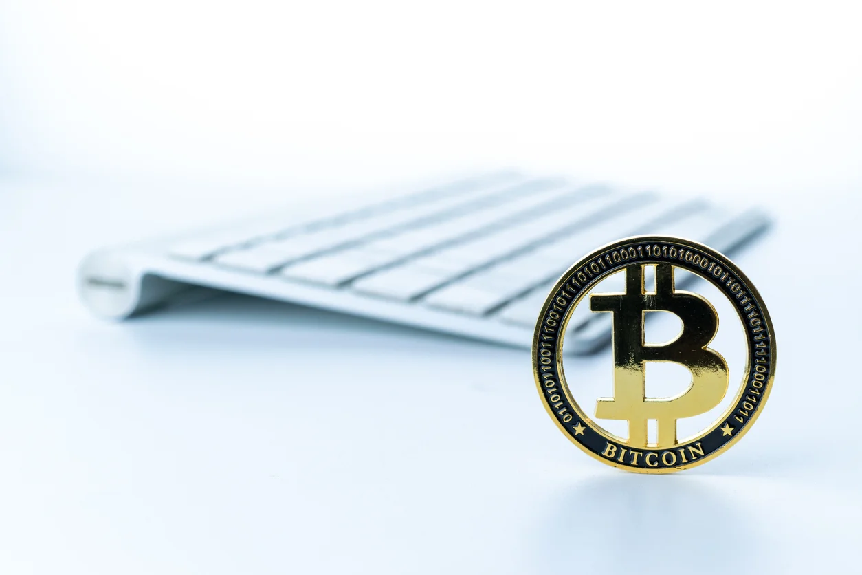 Bitcoin Falls to $61K as US-Iran Tensions Weigh on Crypto