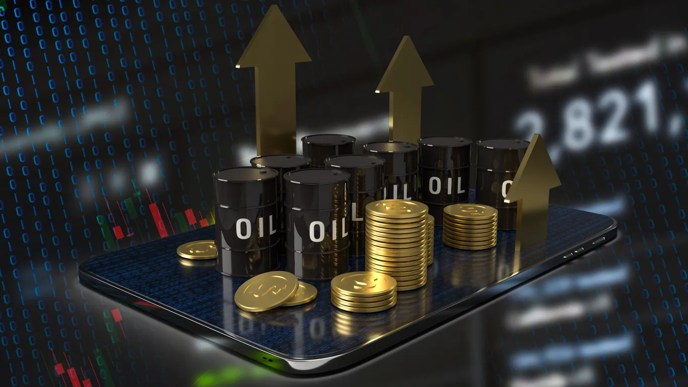 Crude Oil Surges as Middle East Supply Threats Intensify