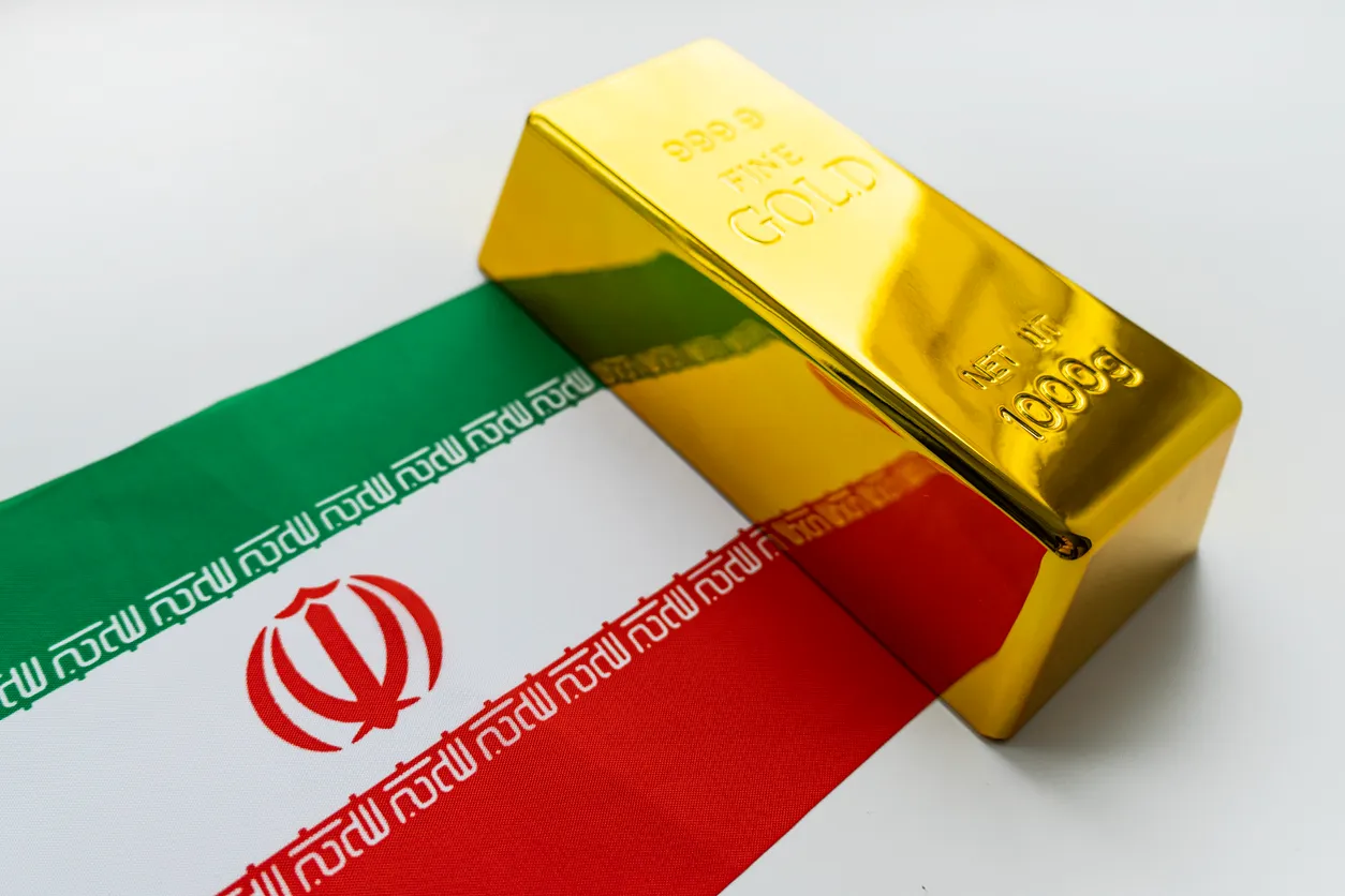 Gold Price Swings as Iran War Triggers Risk-Off Trade