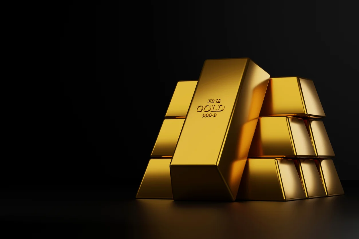 Gold Breaks Down Near $4,367 as Bearish Trend Deepens