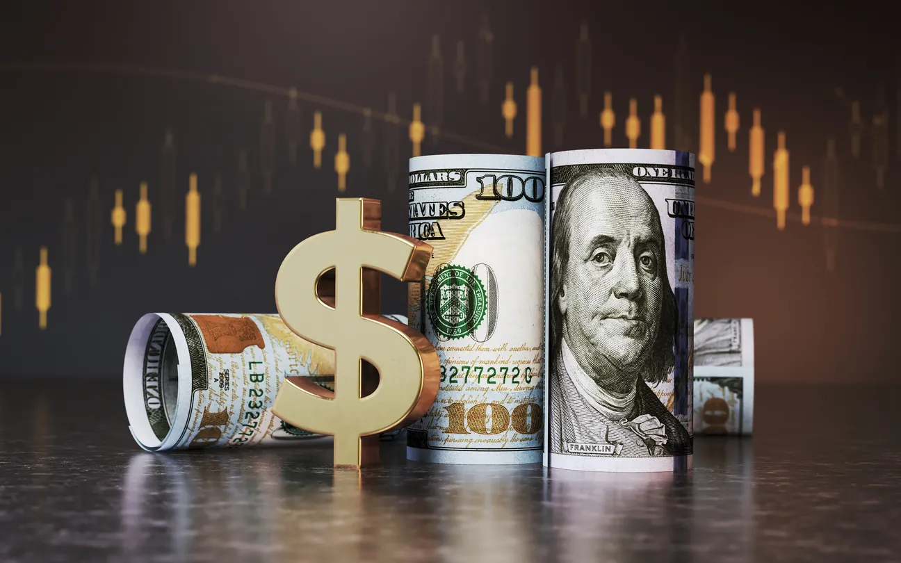 Dollar Holds Ground Ahead of Central Bank Decisions