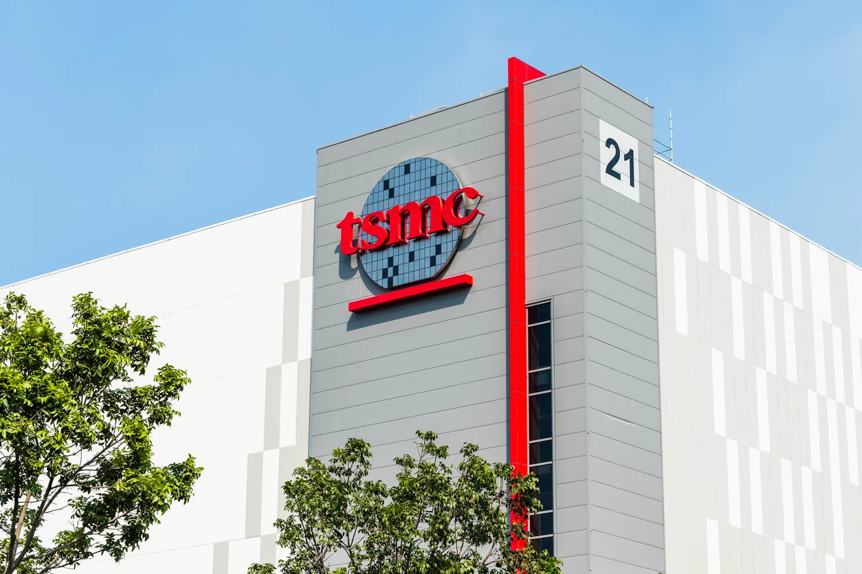 TSMC Raises Forecast, Boosts AI Chip Investment