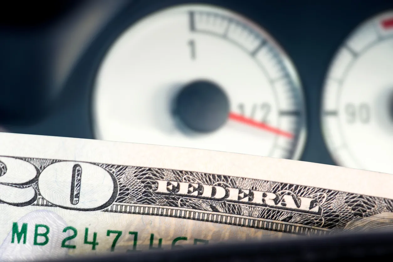 أسعار الديزل في أمريكا تتجاوز 5 دولارات للمرة الثانية تاريخيًا بسبب الحرب