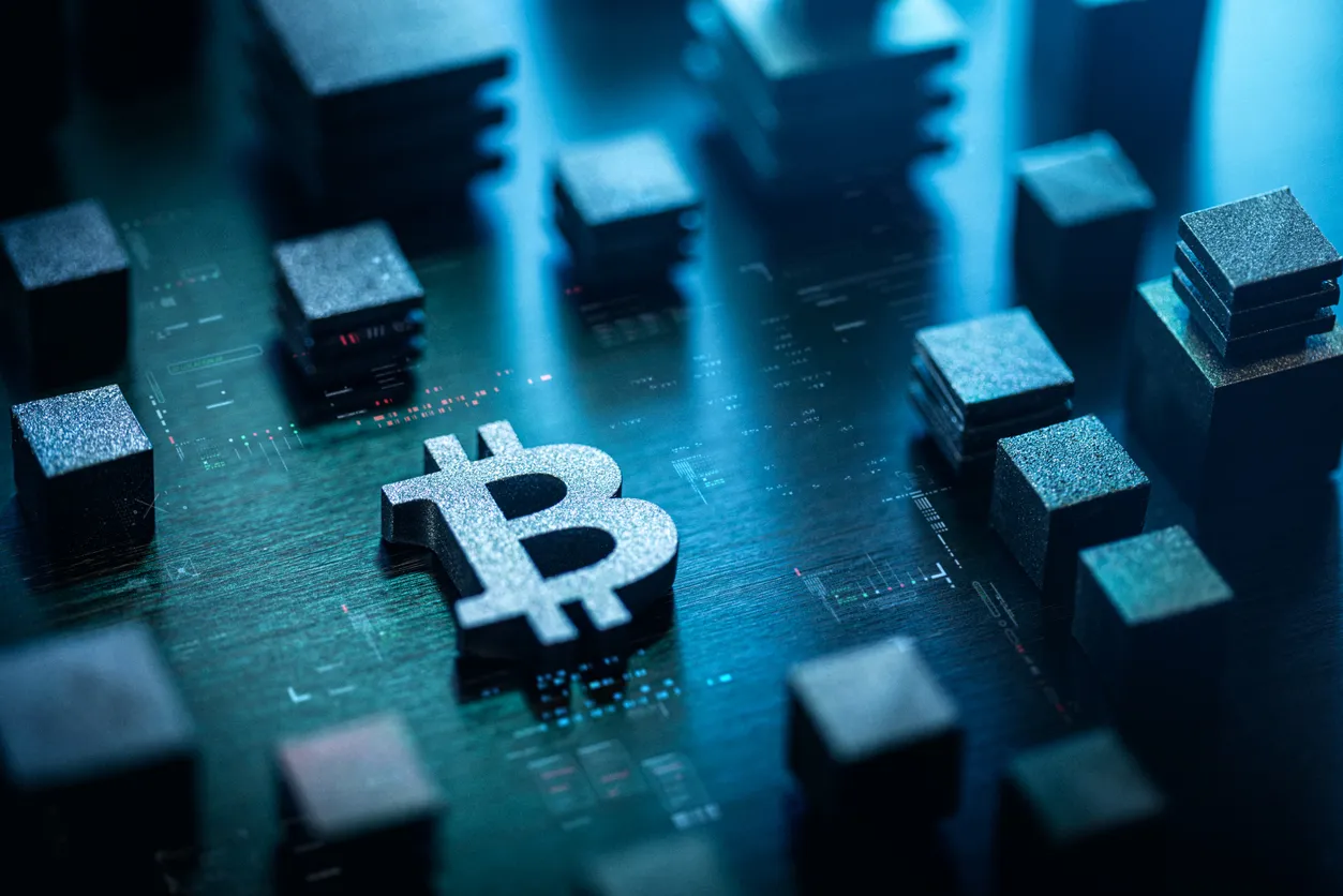البيتكوين عند 77 ألف دولار وسط صعود العملات المشفرة 2026