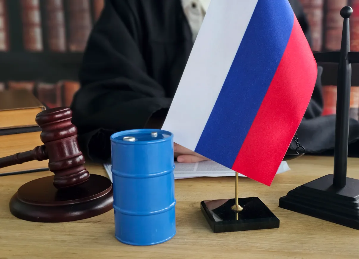 US Renews Russian Oil Waiver Amid Price Shock
