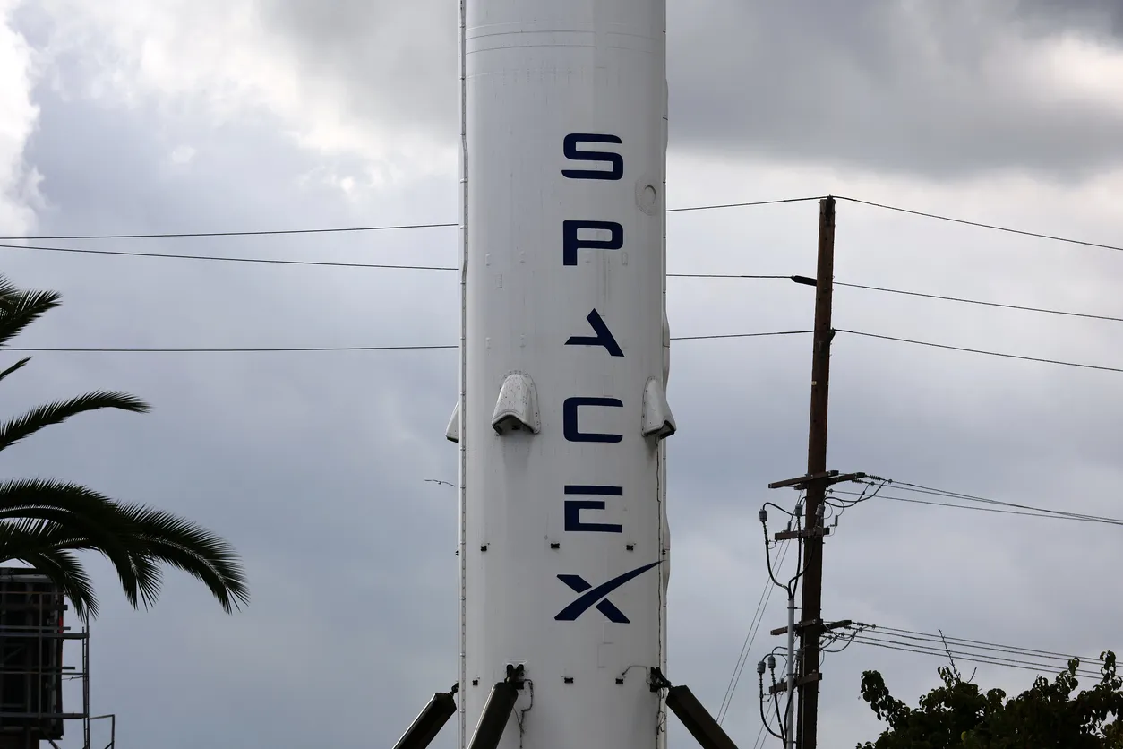 SpaceX IPO Set to Shake Markets with $1T Valuation