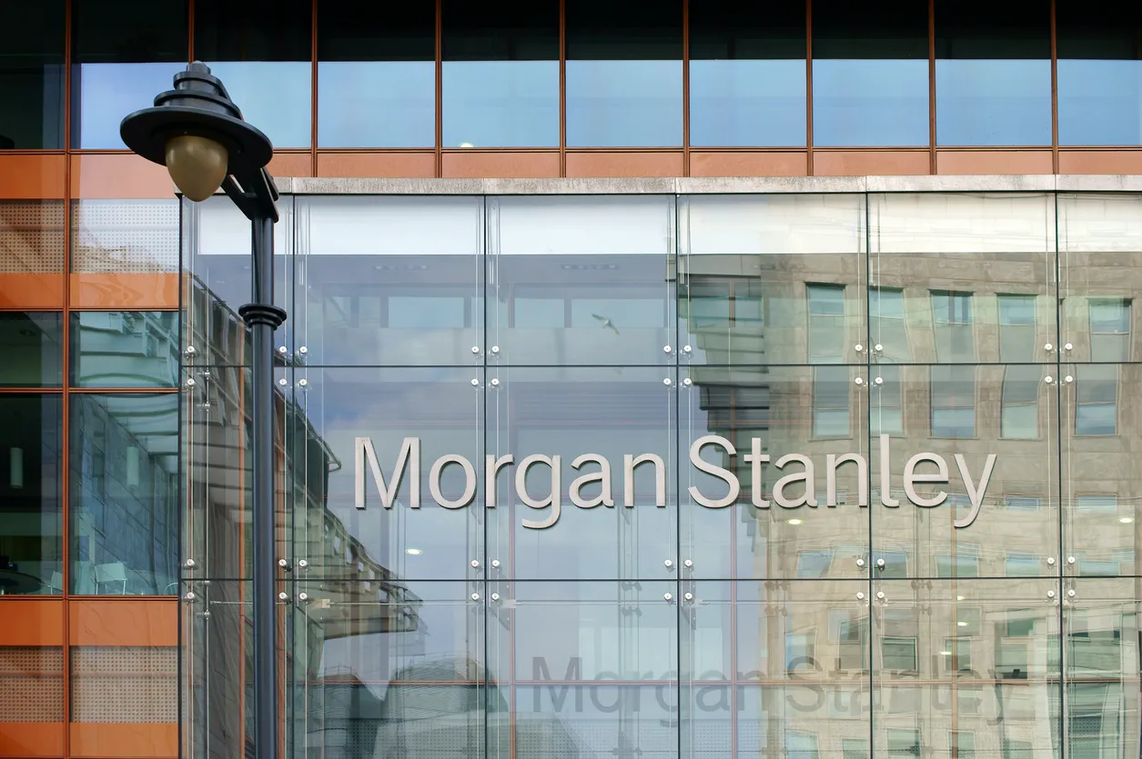 مورغان ستانلي يرفع هدف S&P 500 إلى 8,300 مورغان ستانلي يرفع هدف S&P 500 إلى 8,300