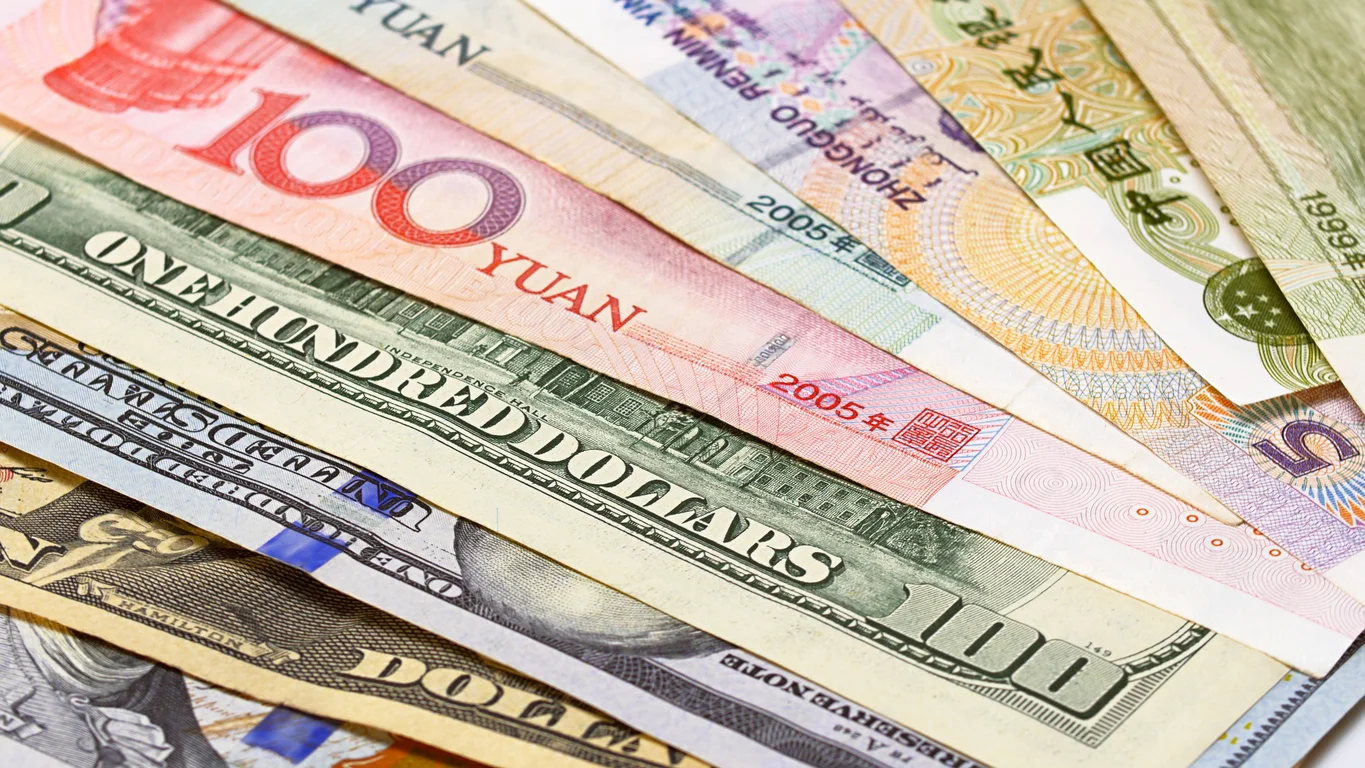 Asia FX Steady as Gulf Tensions and Tariff Plans Drive Caution