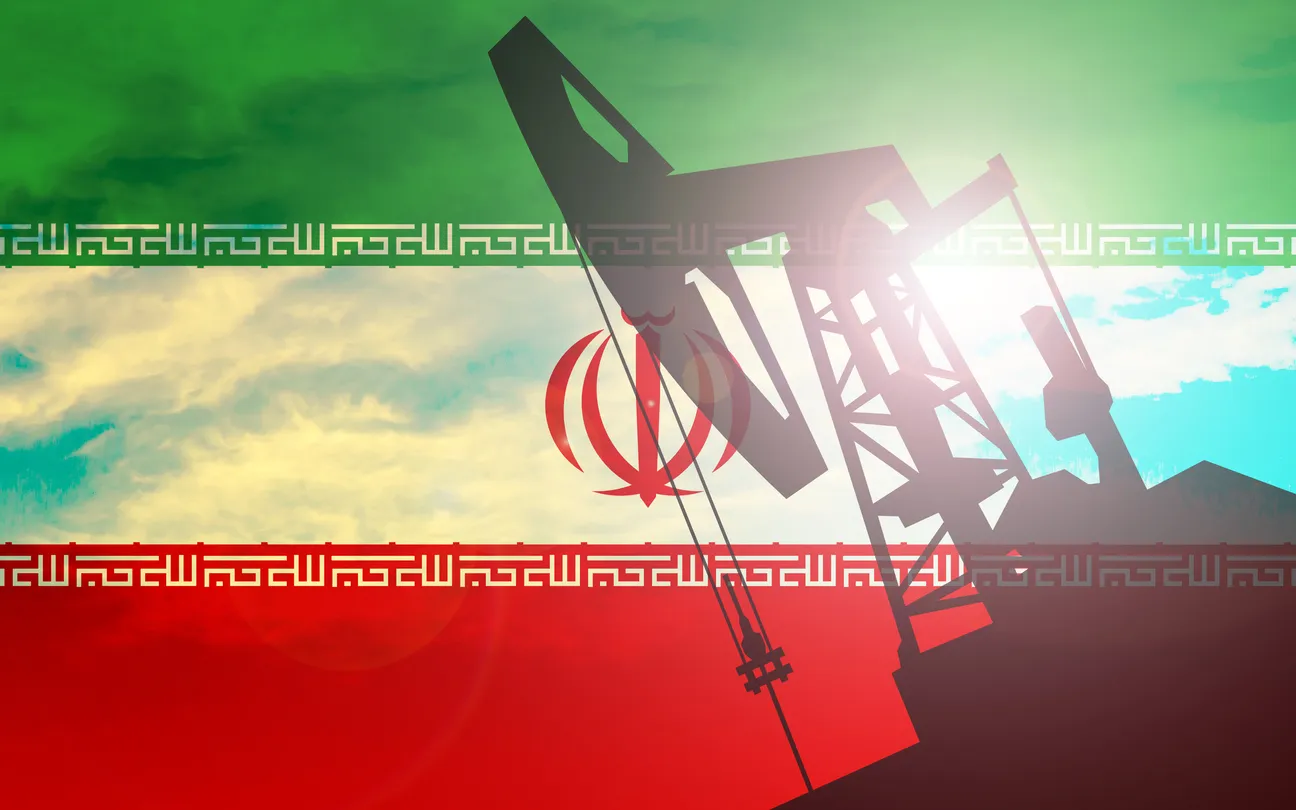 Oil Jumps as Iran Denies US Talks, Supply Risks Return