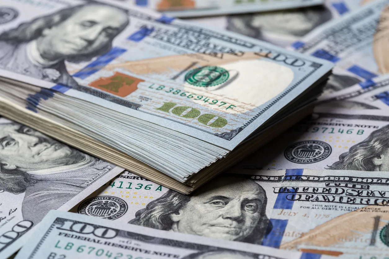 Dollar Weakens as Asia FX Gains on US-Iran Peace Hopes Currencies