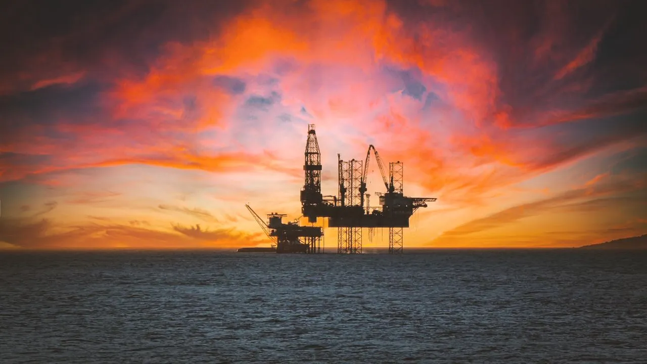 Oil Prices Extend Gains as US-Iran Tensions Fuel Supply Concerns Oil Prices Extend Gains as US-Iran Tensions Fuel Supply Concerns